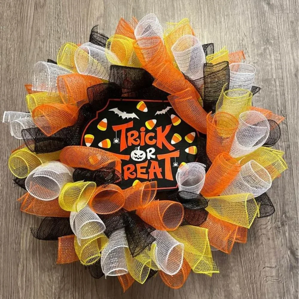 Handmade Wreath! Halloween theme! Trick or Treat!